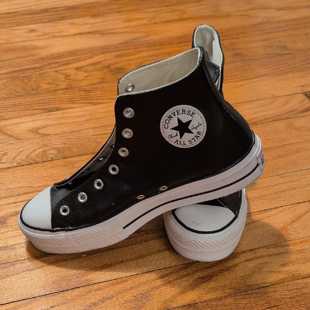 Converse Chuck Taylor All Star Leather Platform- Women's Size 11
